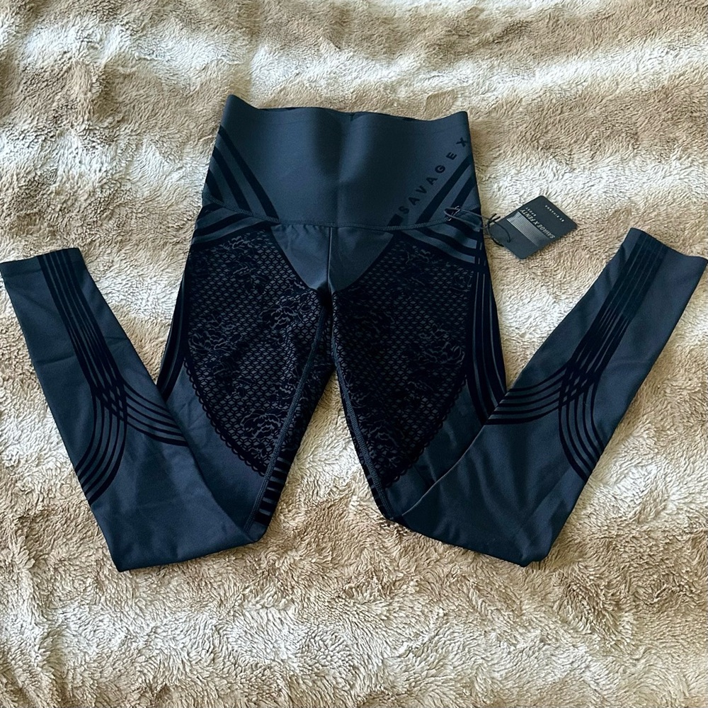 NEW Savage X Fenty Sport Special FX High Waist M Leggings Womens Medium Gym NWT